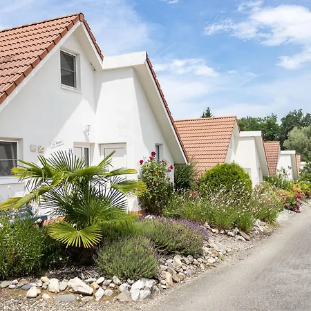 Vakantiepark Chateau Cazaleres 91 度假居 *